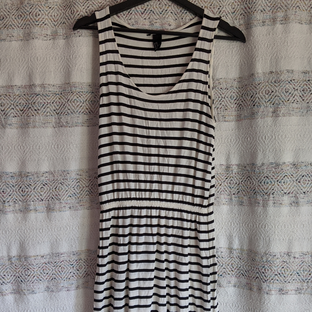 H&M basic black and white striped dress - small